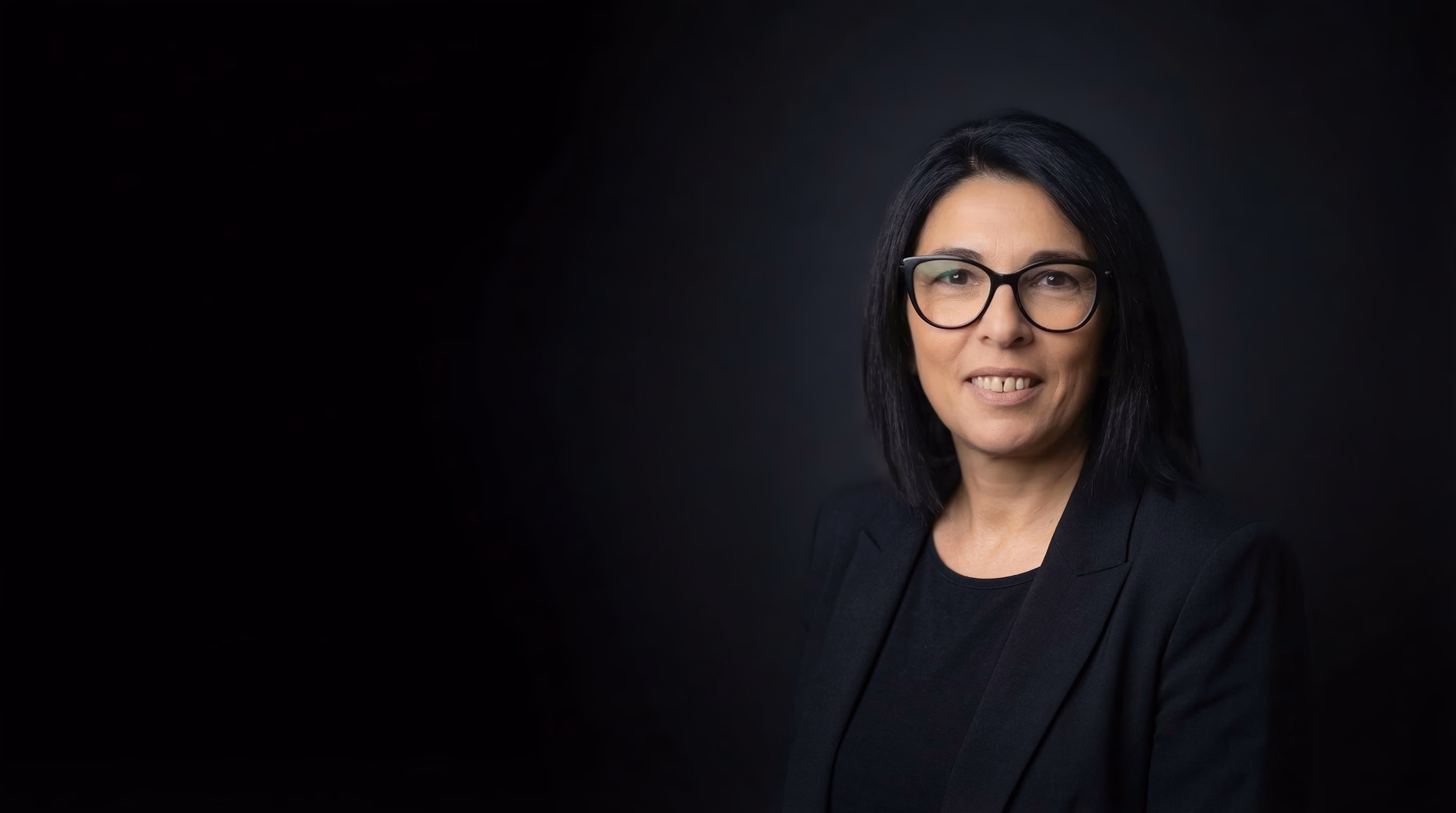 Portrait de Maître Nina Largeron, avocate au cabinet NAKA LEX